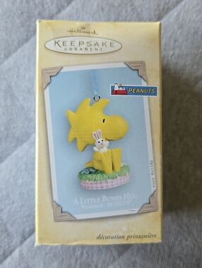 Hallmark Keepsake Ornament Woodstock Peanuts 2004 - A Little Bunny Hug
